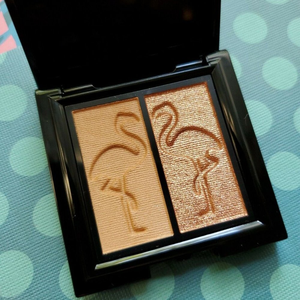 B. Fuego Eyeshadow Duo in Wynwood and Heat